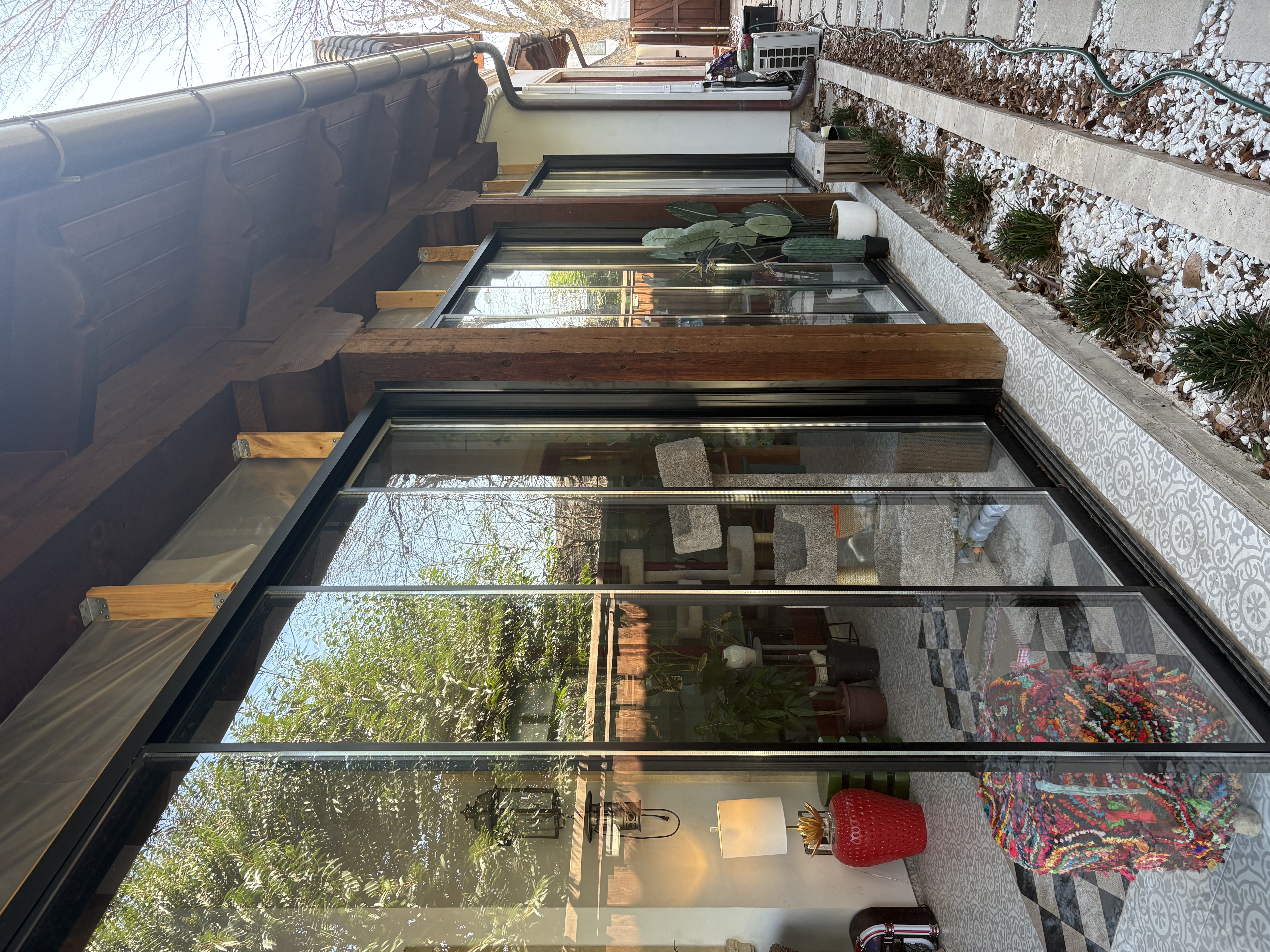 Alumega multi-panel aluminum sliding system exterior - Texas